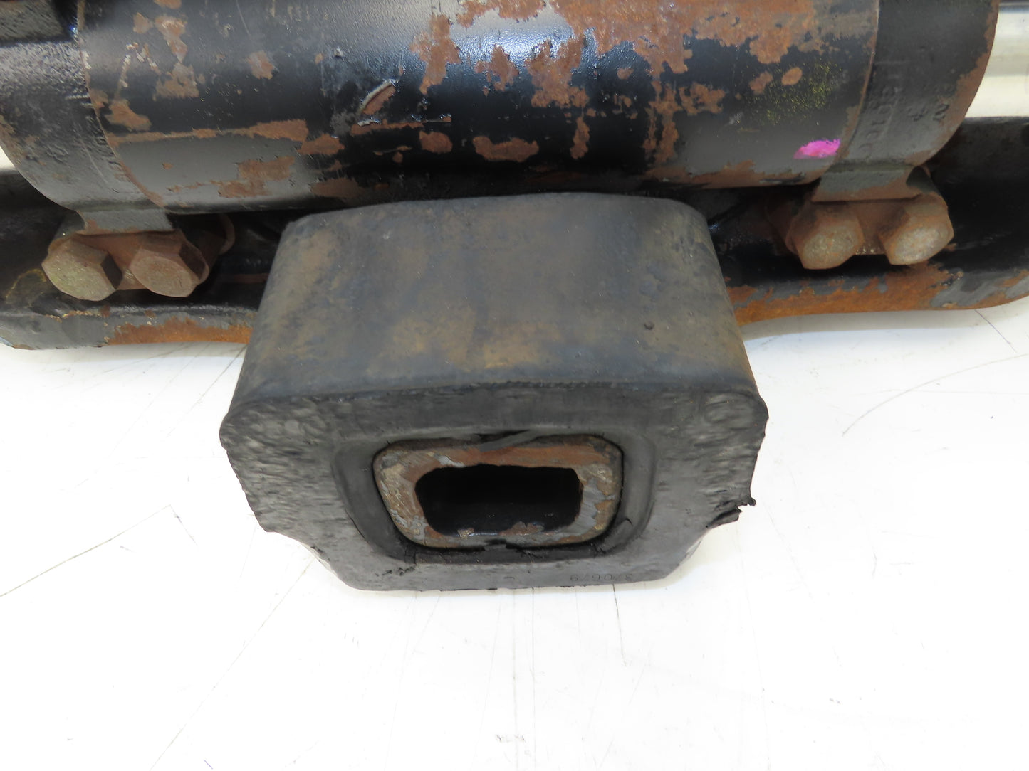 Yale 370401 Forklift Dual-Wheel Rear Axle Assembly Off ERC100HGN36TV096