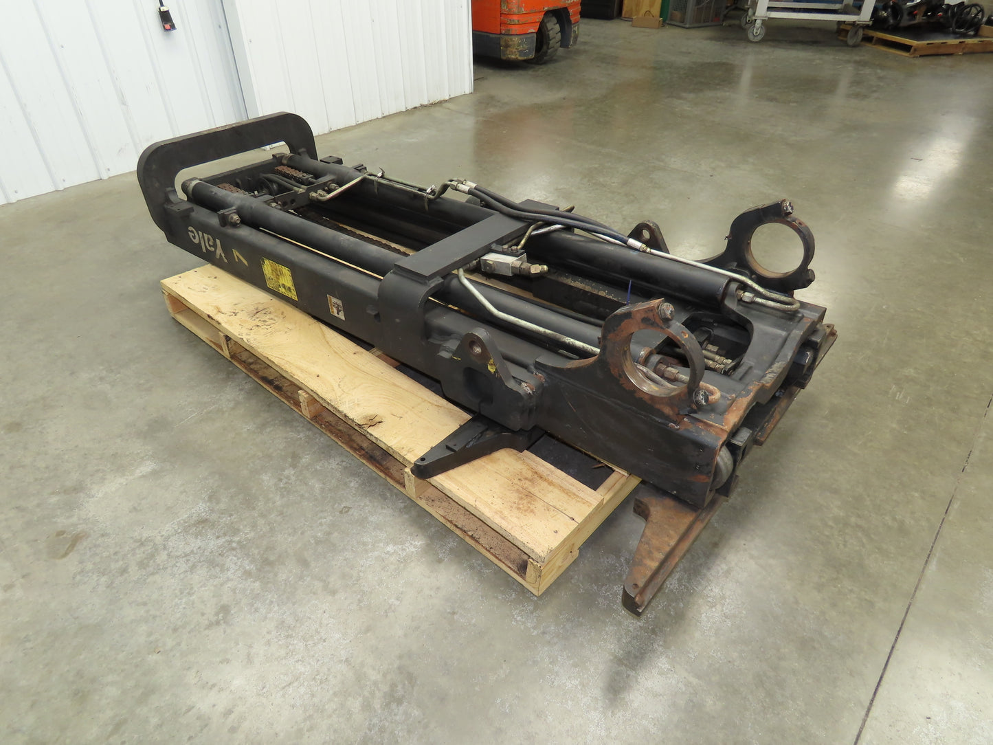 Yale 8500812 Forklift Mast 2 Stage 3 Lever 135.8" Lift 5290lb Class 4 ERC100HGN