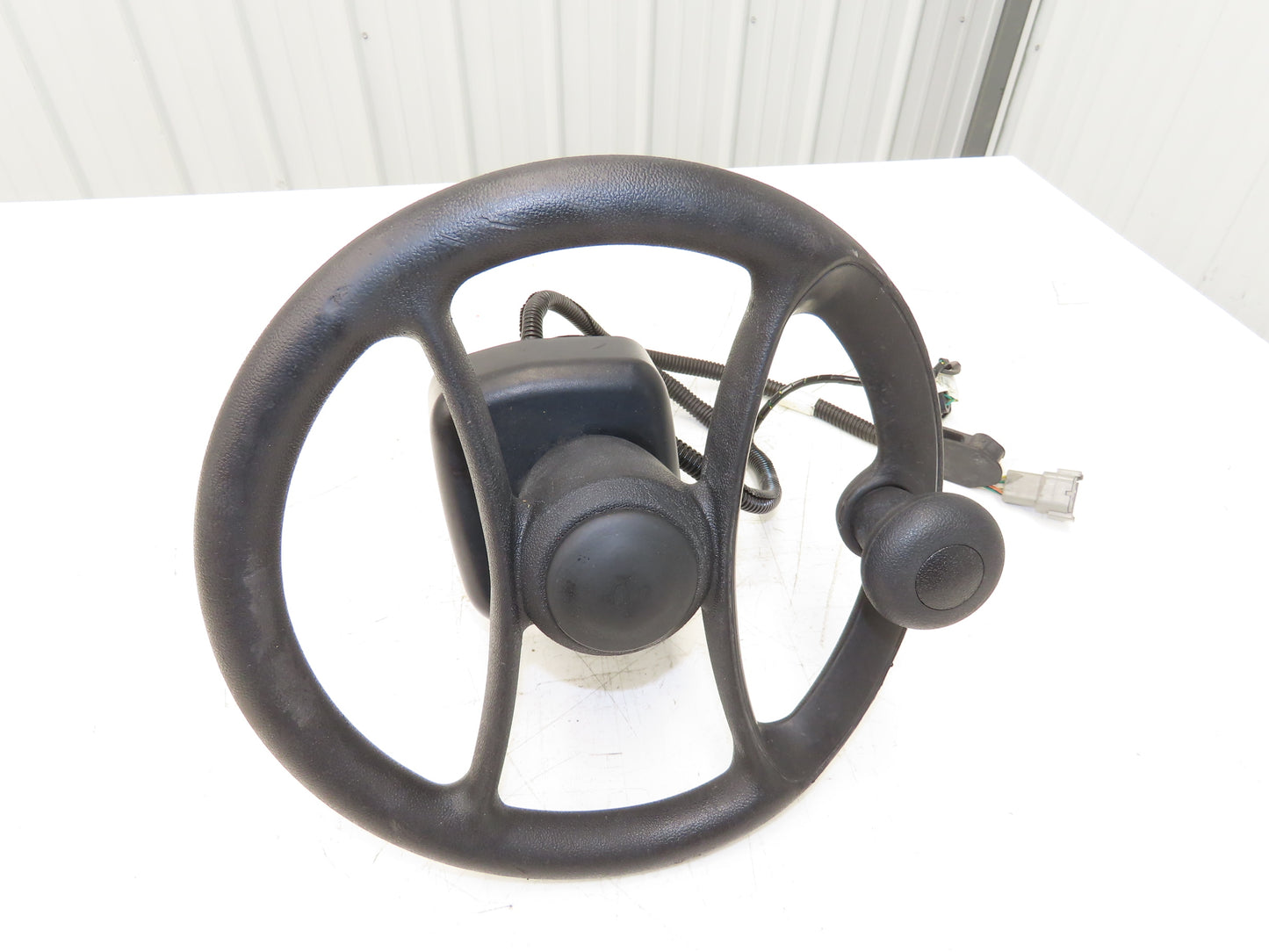 Hyster 8808585 Forklift Steering Wheel & Bracket Assembly Removed From E80XN