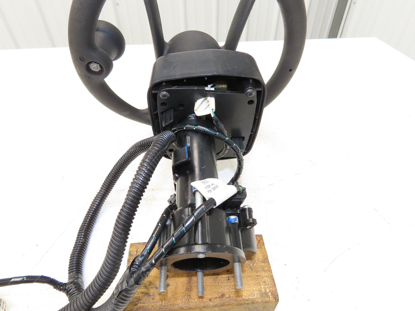 Hyster 8808585 Forklift Steering Wheel & Bracket Assembly Removed From E80XN