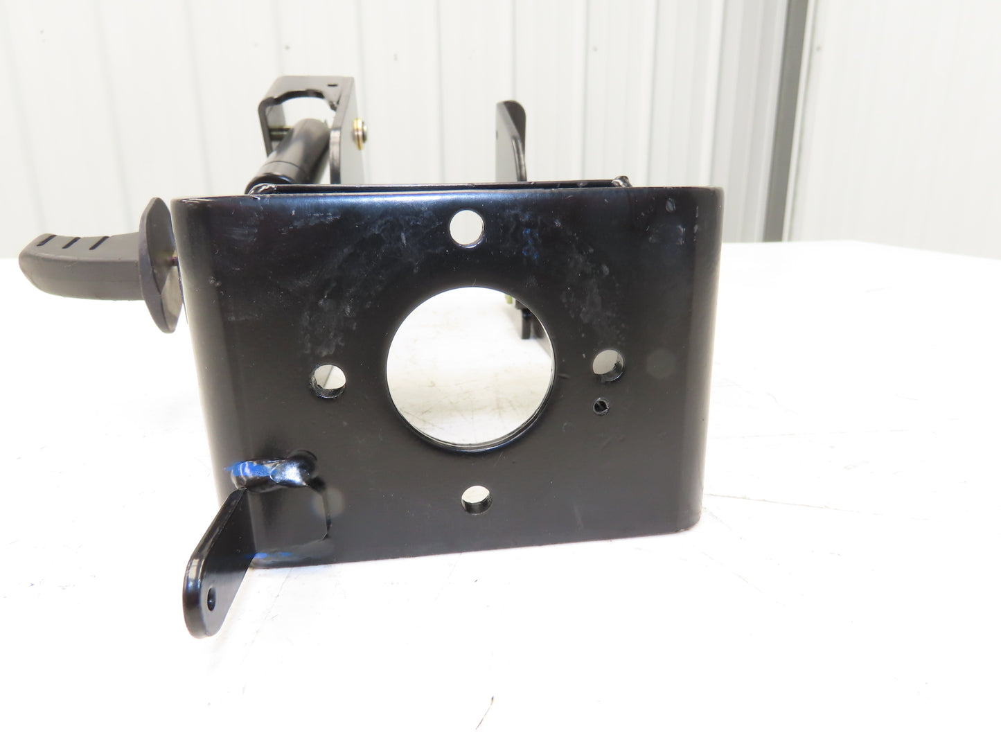 Hyster 8808585 Forklift Steering Column Tilt Bracket Assembly Removed From E80XN