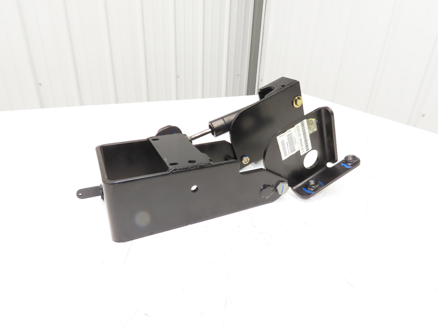 Hyster 8808585 Forklift Steering Column Tilt Bracket Assembly Removed From E80XN