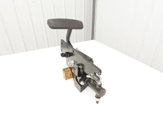 Hyster E80XN Forklift Brake Pedal & Master Cylinder & Bracket Assembly