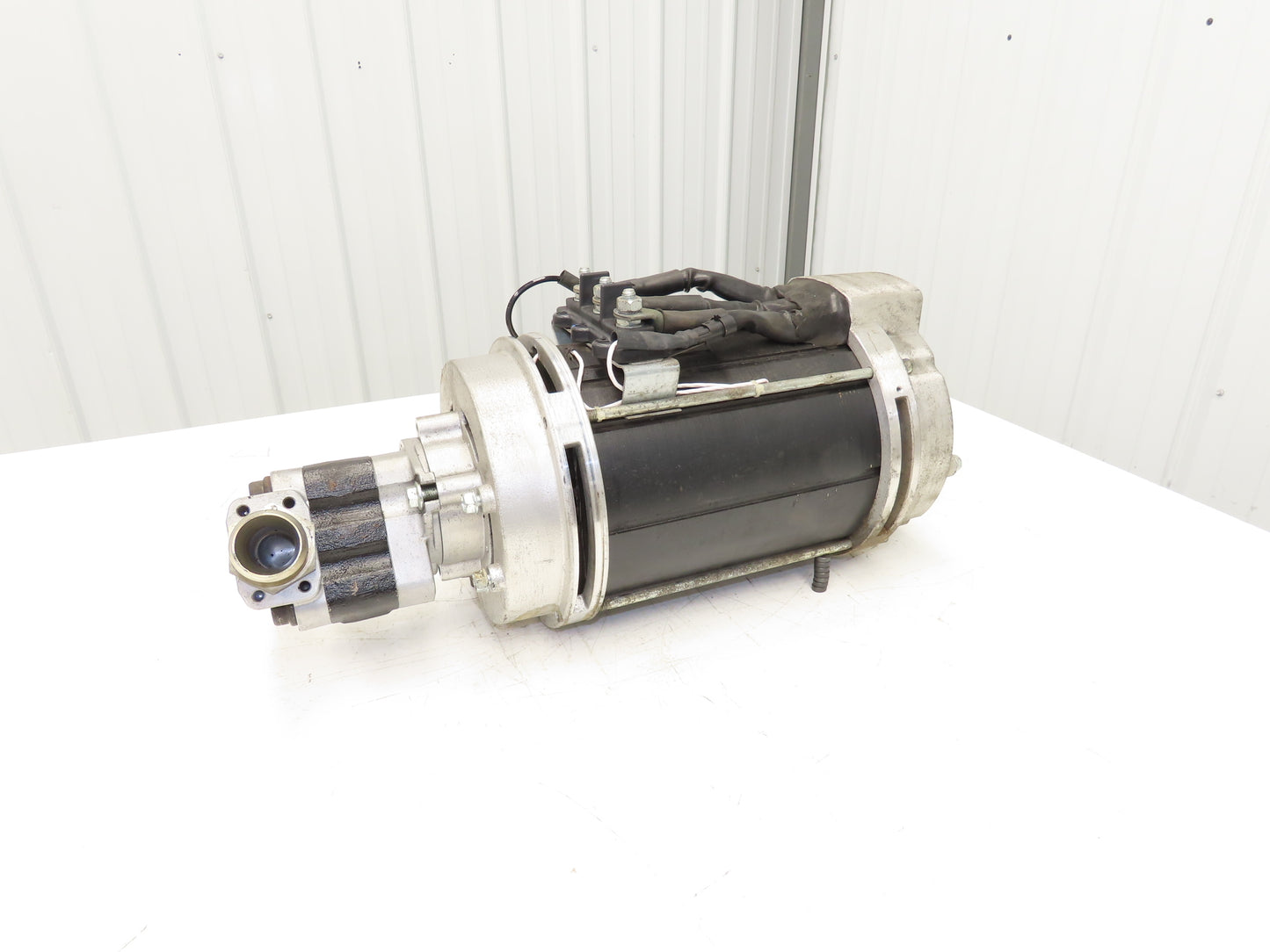 Hyster 8813389 Forklift Hydraulic Motor 48V & Pump 8811653 Removed From E80XN
