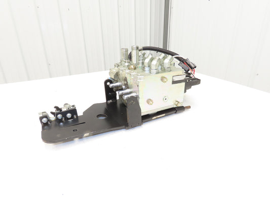 Hyster E80XN Forklift Hydraulic 4-Lever Spool Valve Forklift Mast Control