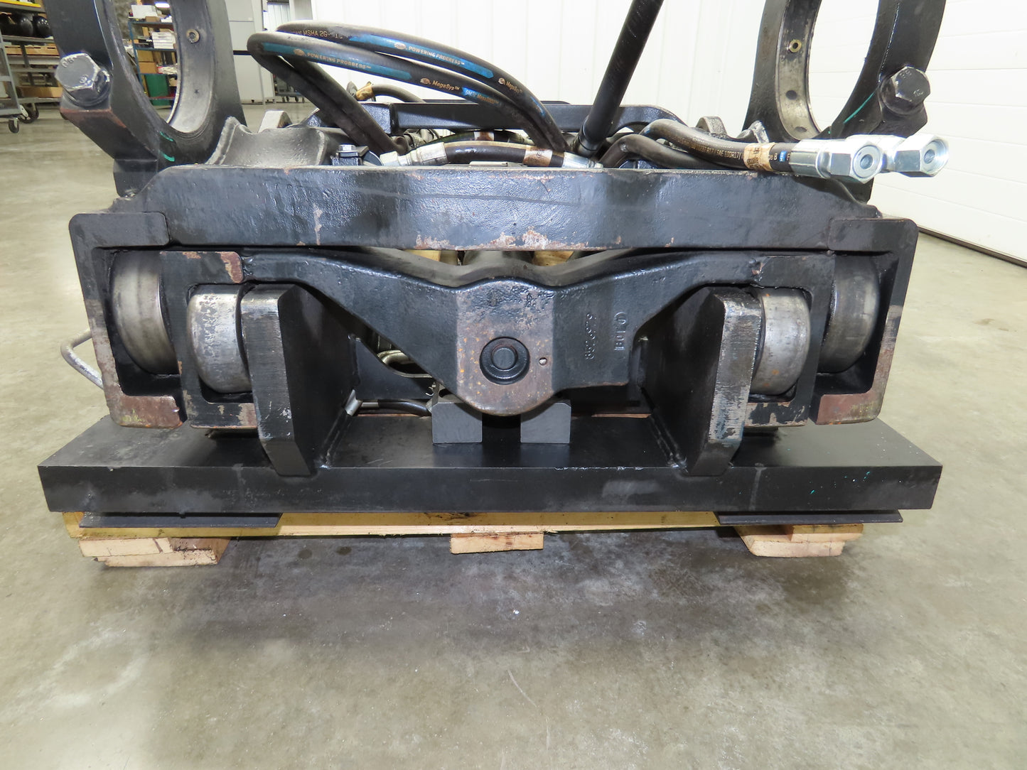 Hyster E80XN Forklift Mast Class IV 2 Stage 4 Lever 144.7" Lift 7000lb