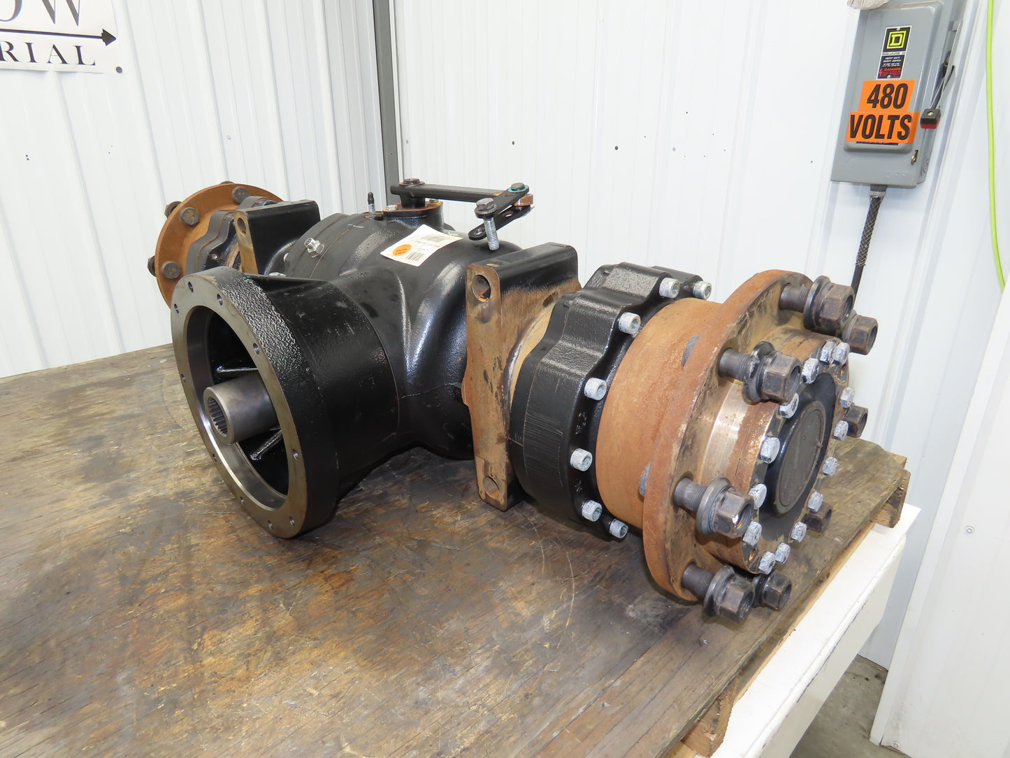 Hyster E80XN Forklift Front Dual Wheel Drive Axle Assembly 8-Lug Off E80XN