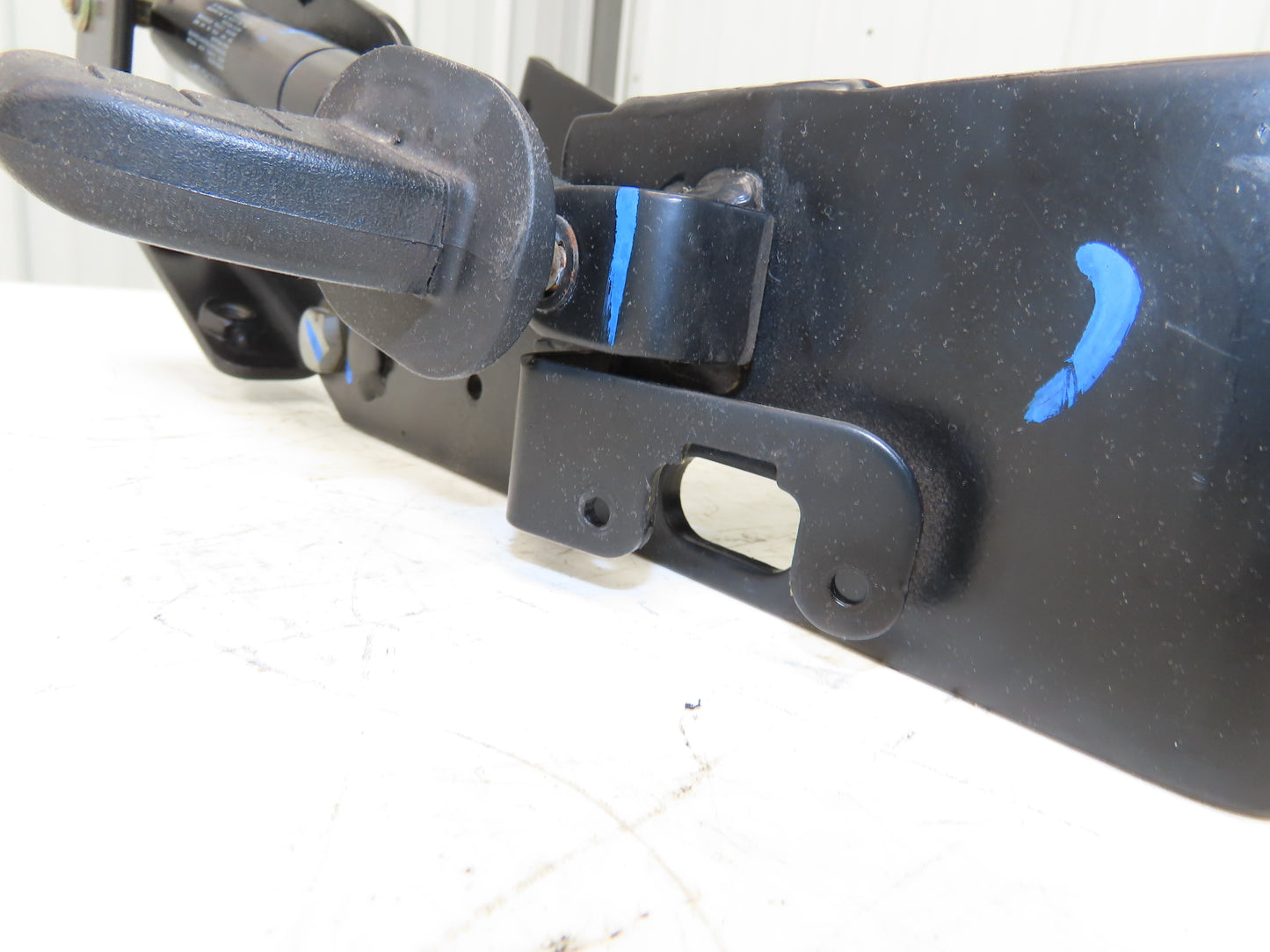 Hyster 8808585 Forklift Steering Column Tilt Bracket Assembly Off E100XN