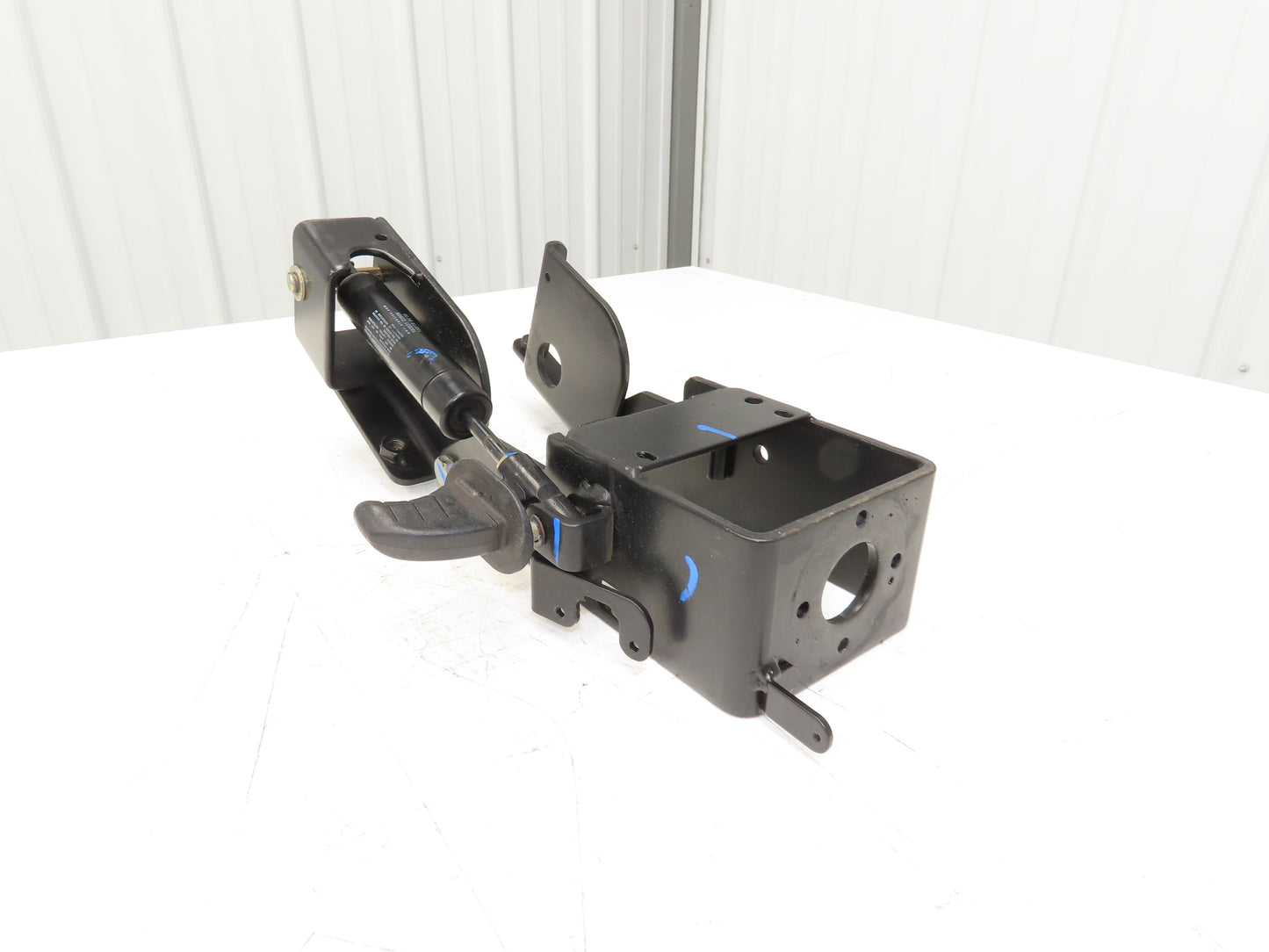 Hyster 8808585 Forklift Steering Column Tilt Bracket Assembly Off E100XN