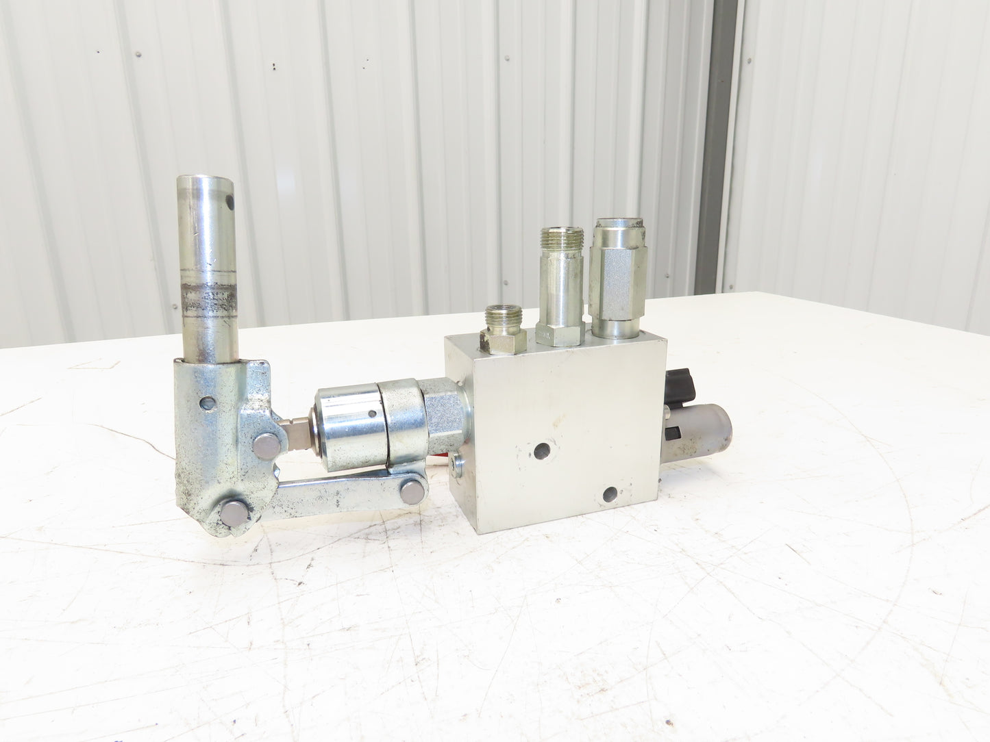 Hyster 4040177 Forklift Parking Break Manifold Valve HF62690-11 Off E100XN