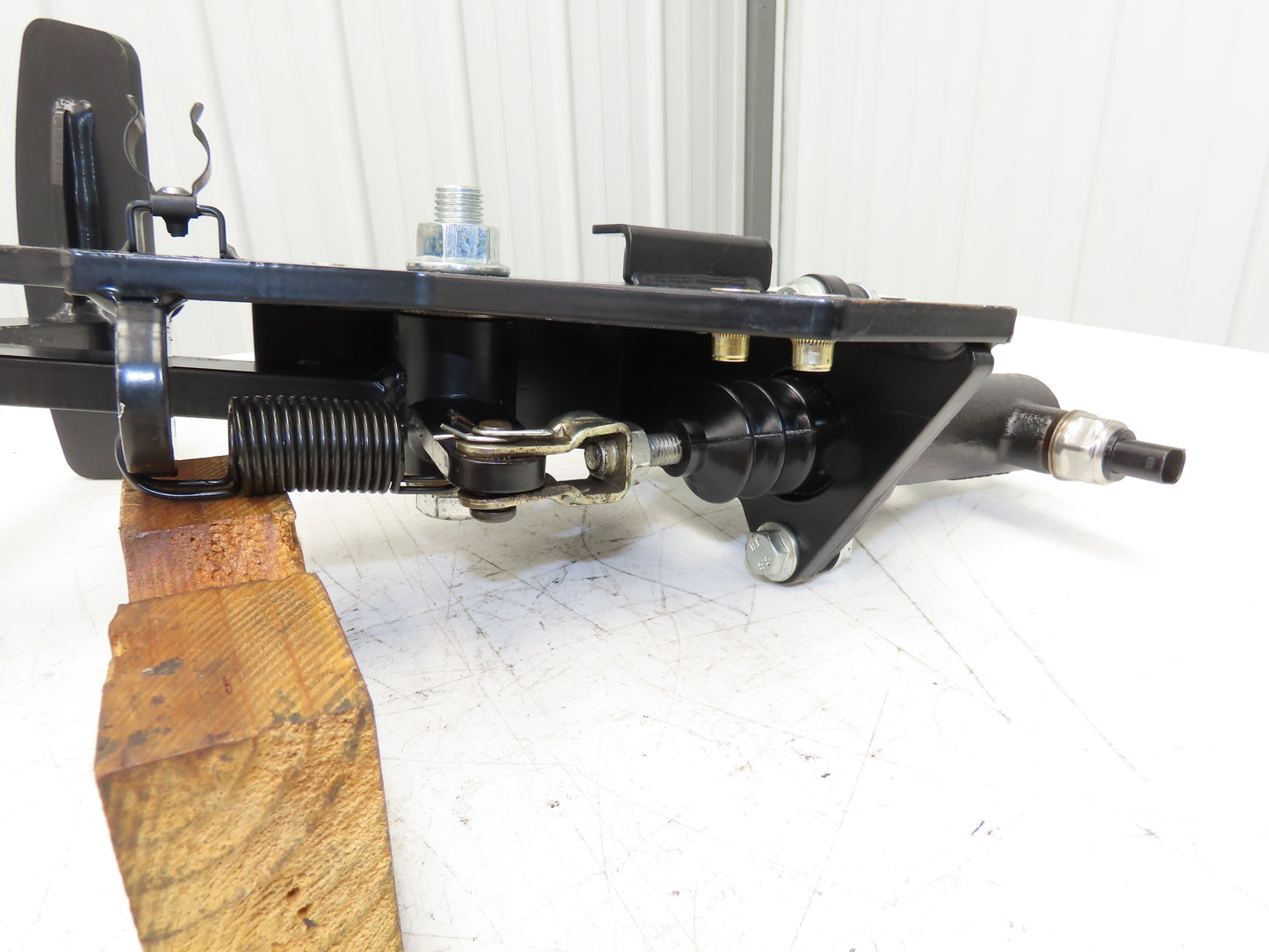 Hyster E100XN Forklift Brake Pedal & Master Cylinder & Bracket Assembly