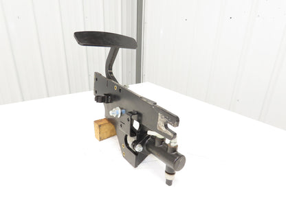 Hyster E100XN Forklift Brake Pedal & Master Cylinder & Bracket Assembly