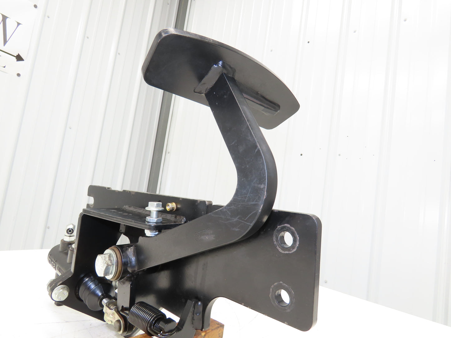 Hyster E100XN Forklift Brake Pedal & Master Cylinder & Bracket Assembly