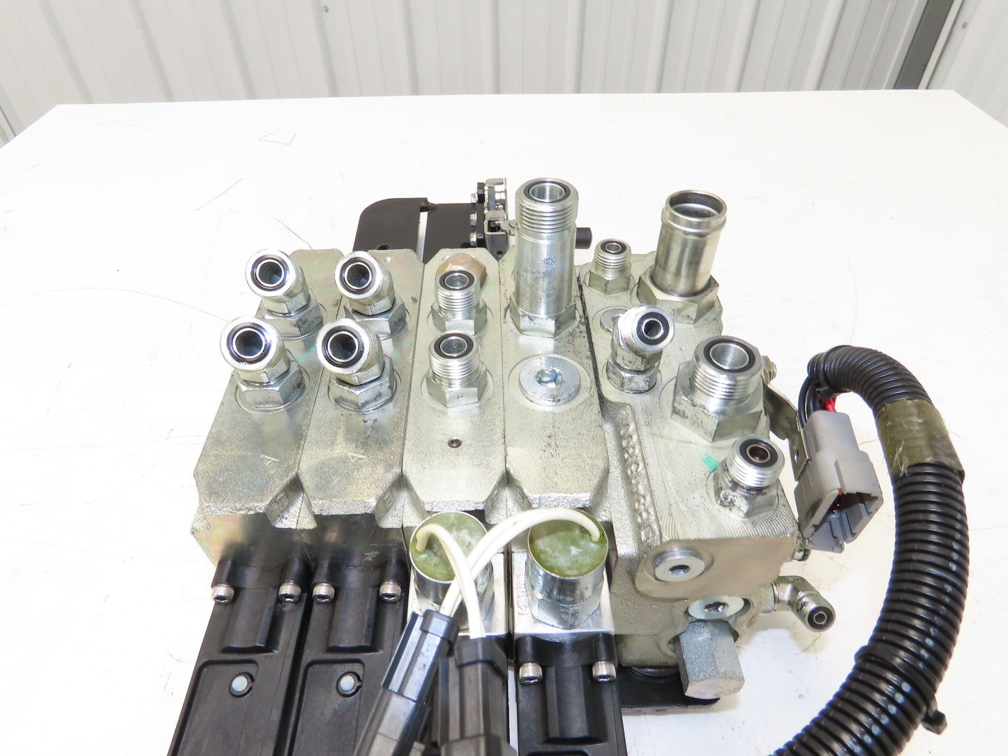 Hyster E100XN Forklift Hydraulic 4-Lever Spool Valve Forklift Mast Control