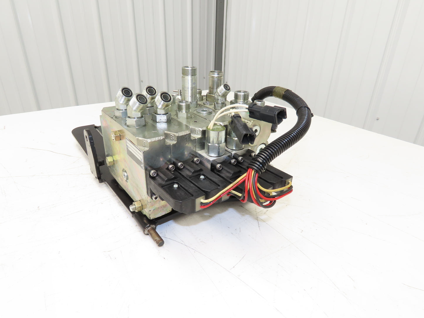Hyster E100XN Forklift Hydraulic 4-Lever Spool Valve Forklift Mast Control