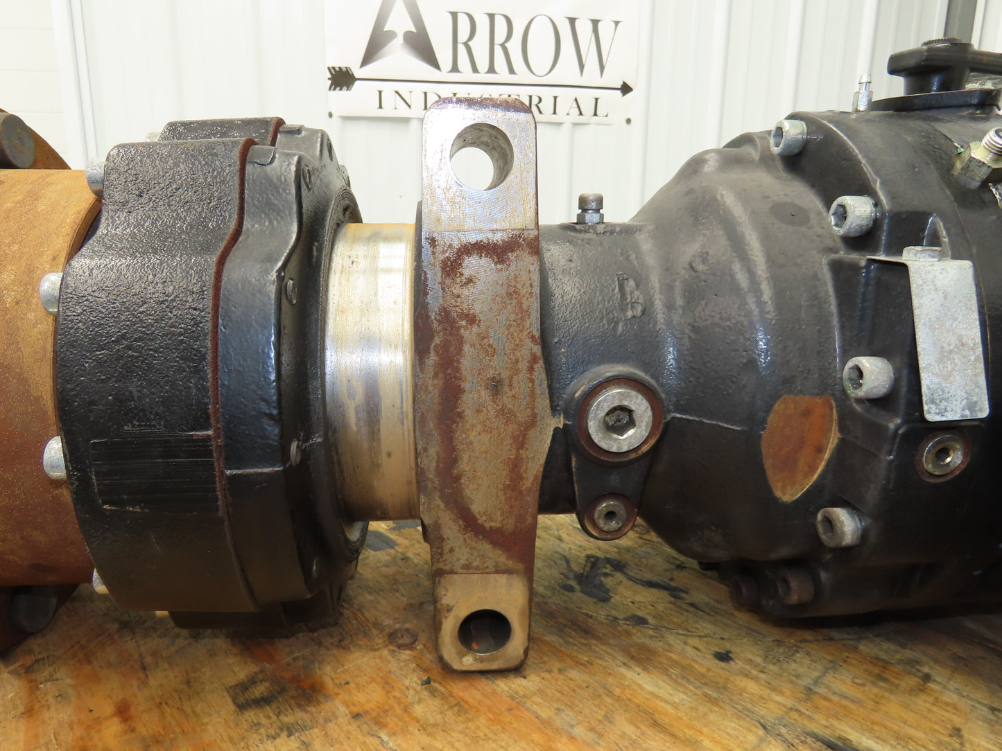 Hyster E100XN Forklift Front Dual Wheel Drive Axle Assembly 8-Lug Off E100XN