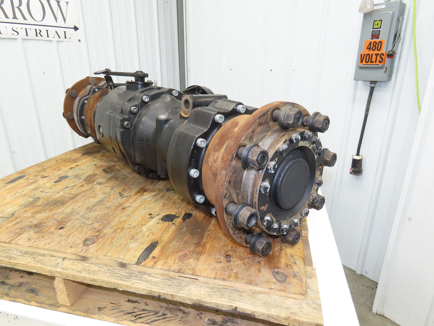 Hyster E100XN Forklift Front Dual Wheel Drive Axle Assembly 8-Lug Off E100XN