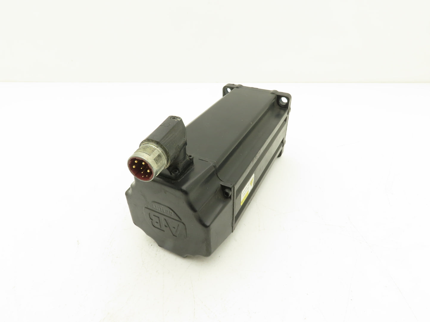 Allen Bradley VPL-B1153F-PK14AA AC Servo Motor 3.08Hp 5000rpm 480VAC 3PH