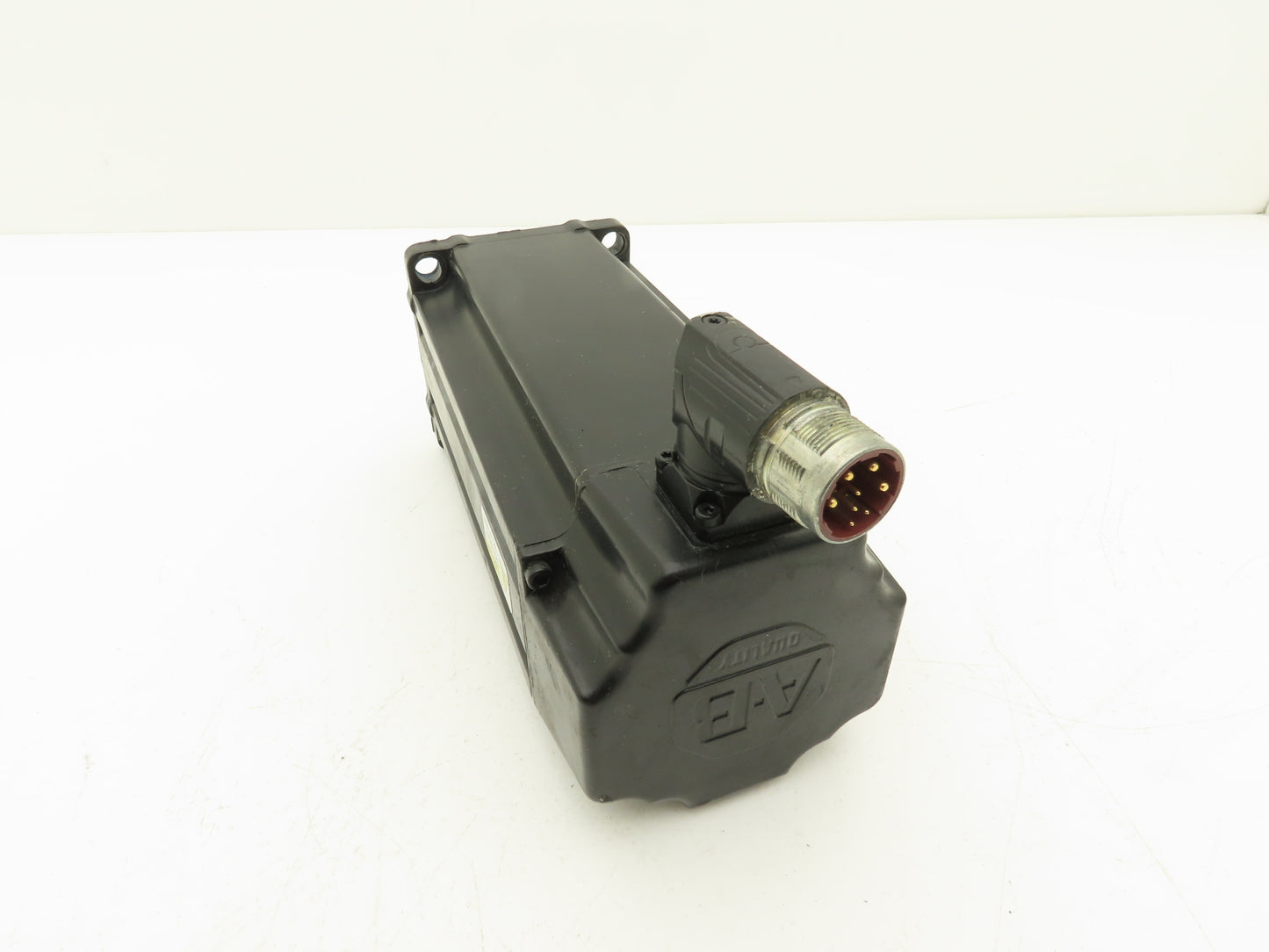 Allen Bradley VPL-B1153F-PK14AA AC Servo Motor 3.08Hp 5000rpm 480VAC 3PH