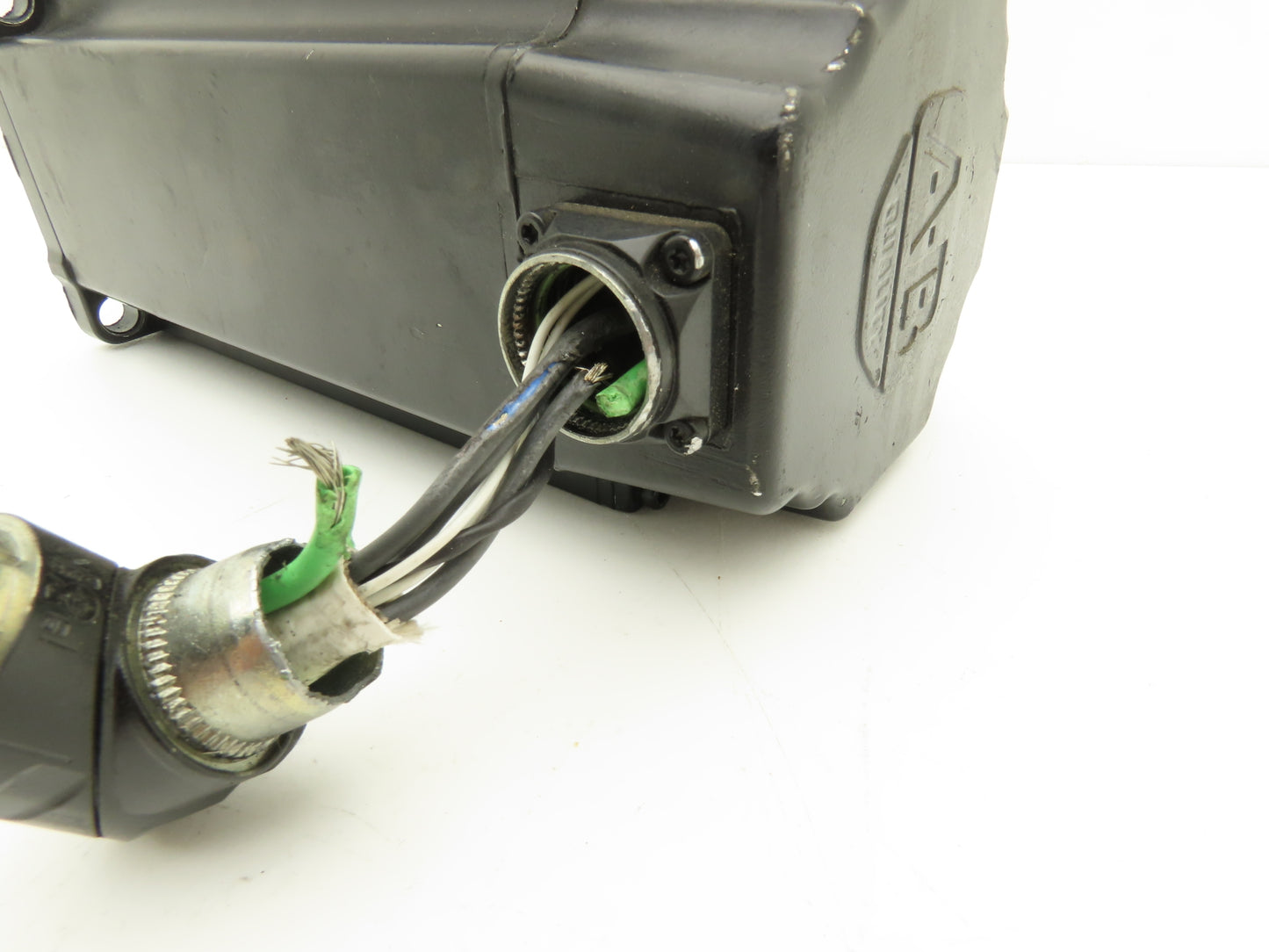 Allen Bradley VPL-B1153F-PK14AA AC Servo Motor 3.08Hp 5000rpm 480VAC 3PH -READ