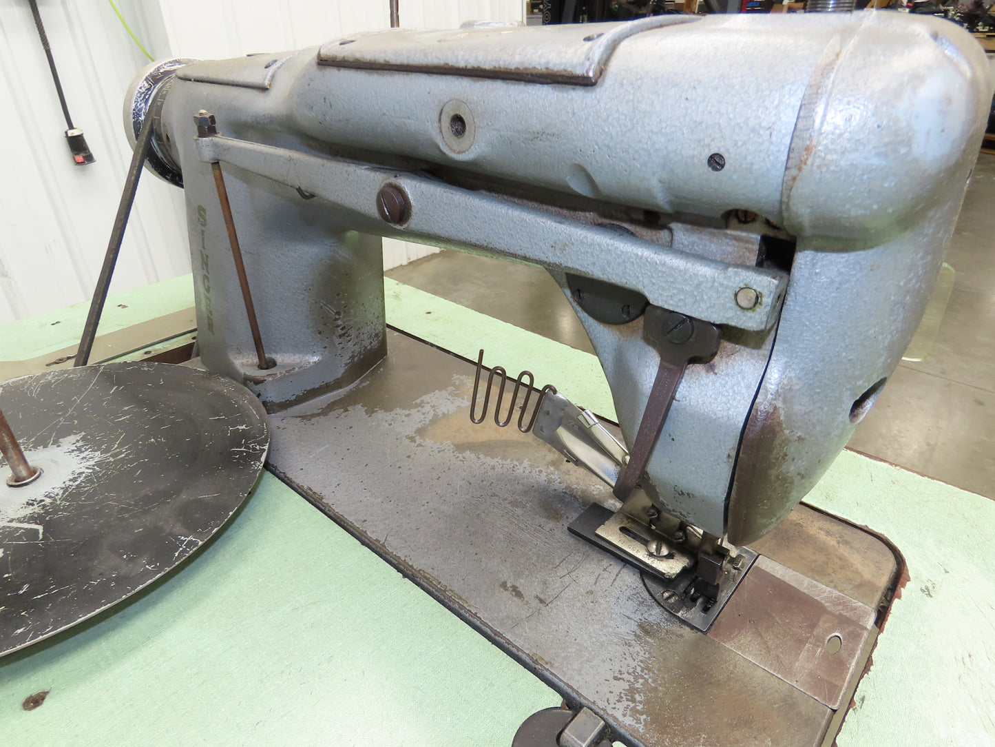 Singer 251-22 Industrial Sewing Machine Single Needle Lockstitch 220VAC 3Ph