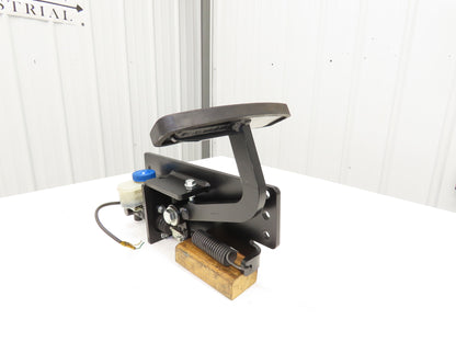 Yale ERP035VTN36TE084 Forklift Brake Pedal Master Cylinder & Bracket Assembly