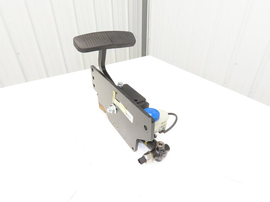 Yale ERP035VTN36TE084 Forklift Brake Pedal Master Cylinder & Bracket Assembly
