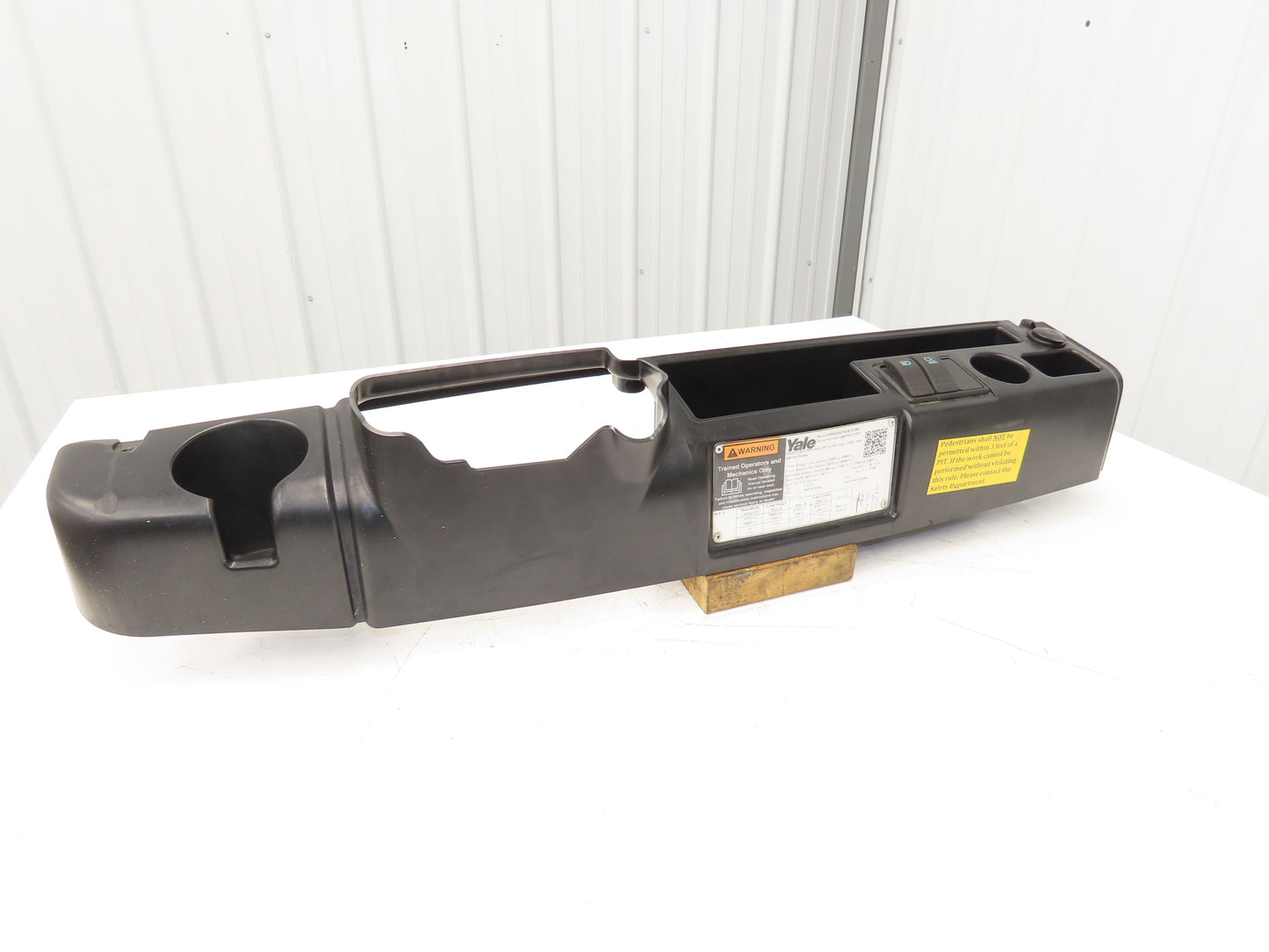 Yale ERP035VTN36TE084 Forklift Dash Plastic Shroud Cover With Cupholder