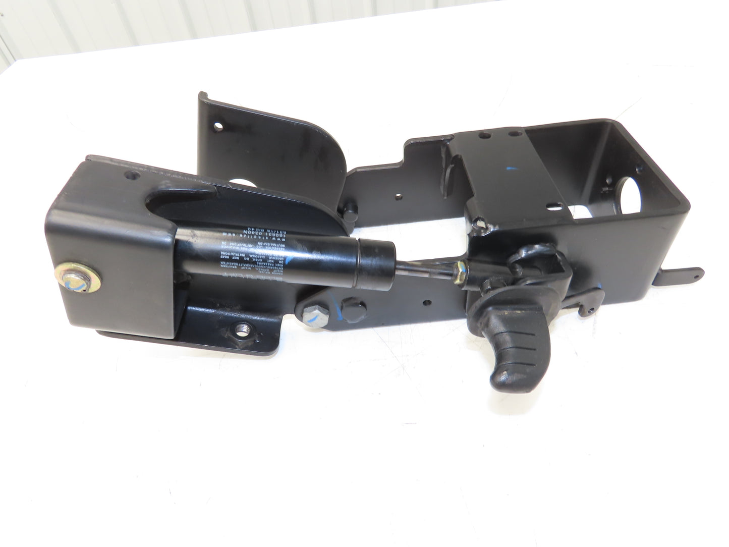 Yale 8808585 Forklift Steering Column Tilt Bracket Assembly ERP035VTN36TE084