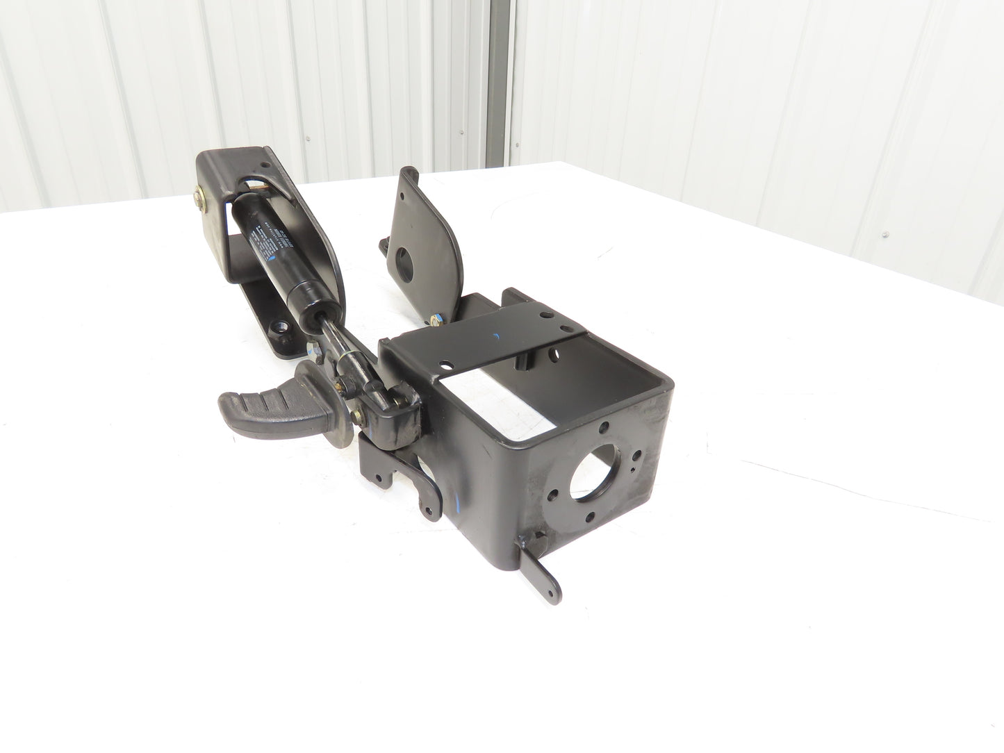 Yale 8808585 Forklift Steering Column Tilt Bracket Assembly ERP035VTN36TE084