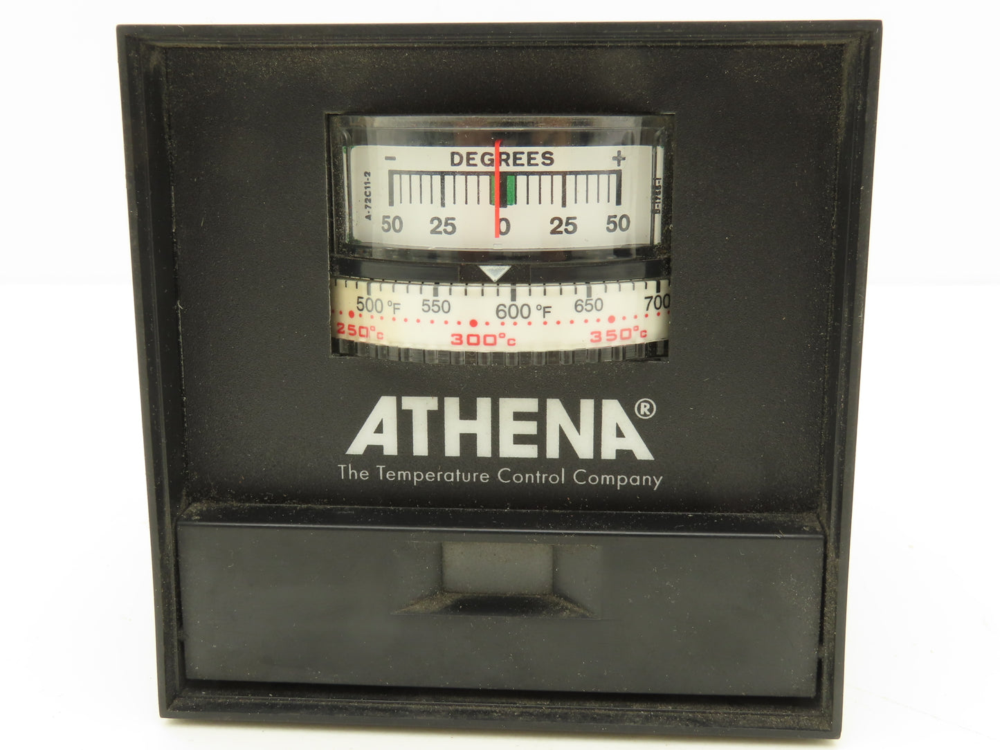 Athena 2000-B-0-0-08F 0-800F Analog Temperature Controller 120-240VAC 1PH