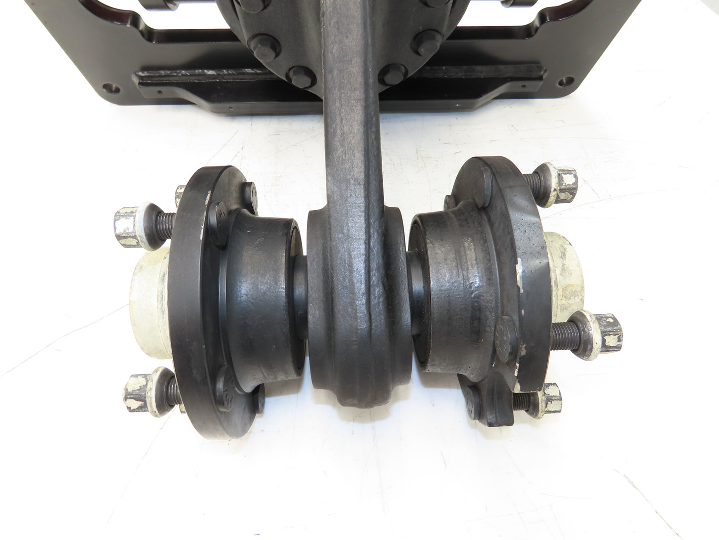 Yale 4041725 Dual-Wheel Rear Steer Axle Assembly Off ERP035VTN36TE084 Forklift