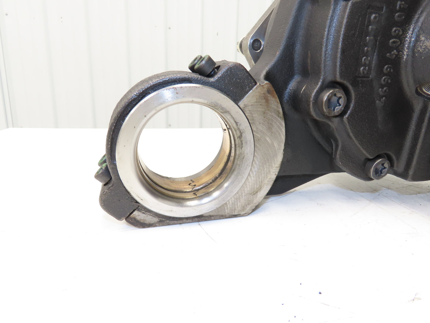 Yale 8818770 Forklift Front Right Drive Axle & Motor 5-Lug Off ERP035VTN36TE084