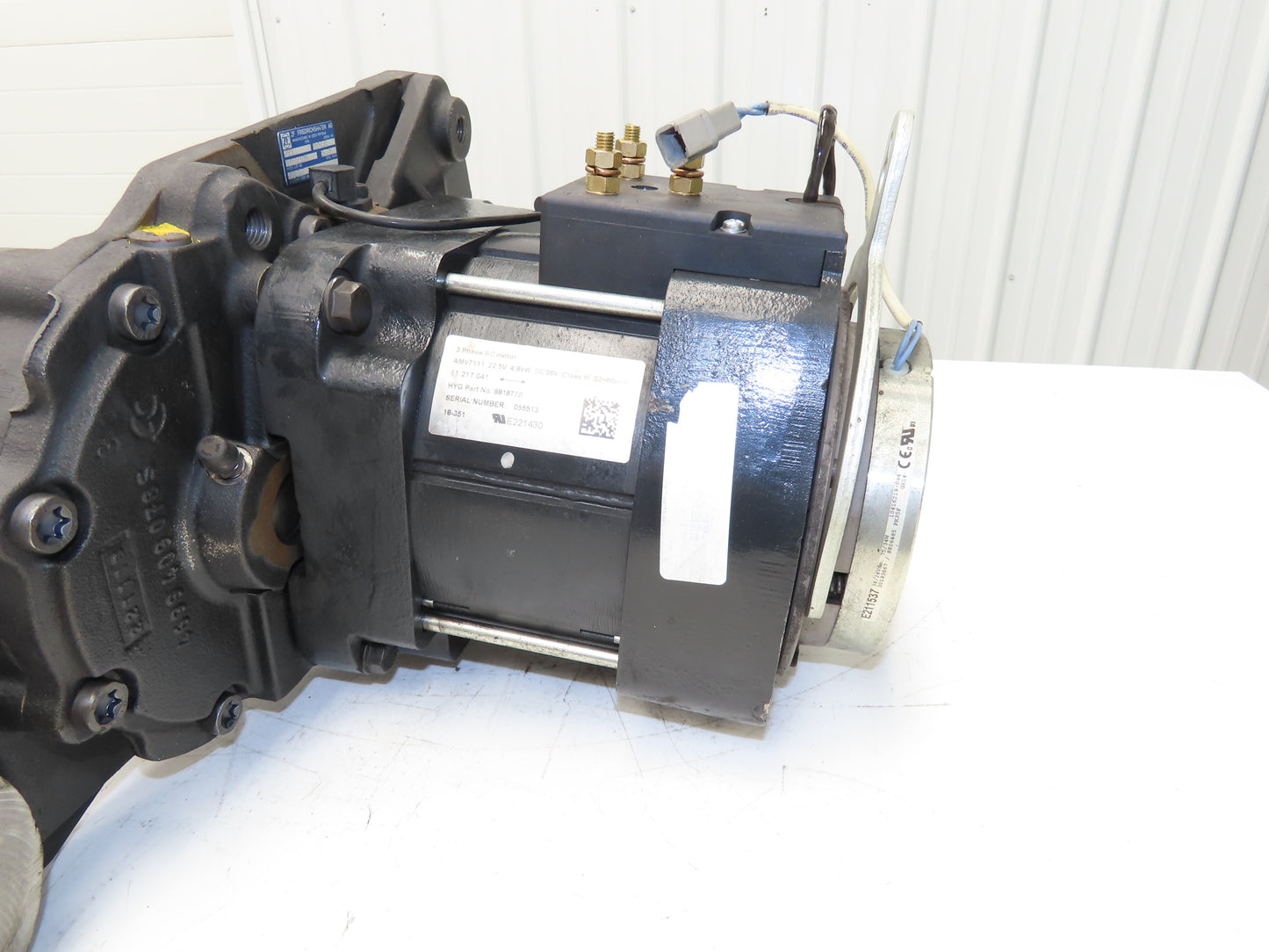Yale 8818770 Forklift Front Right Drive Axle & Motor 5-Lug Off ERP035VTN36TE084