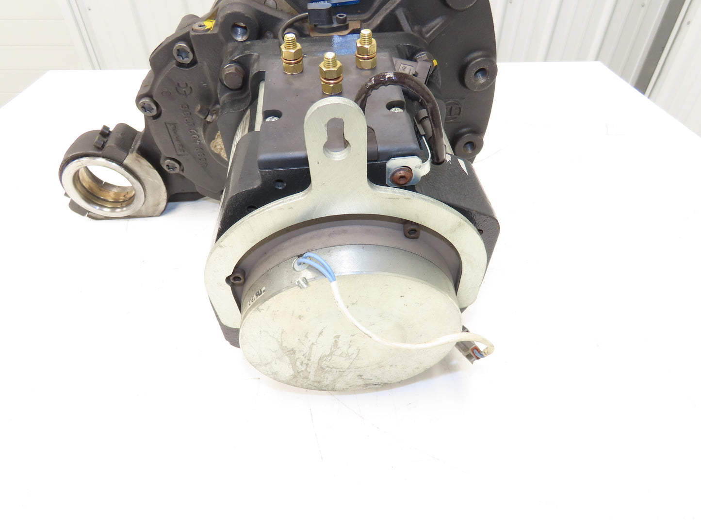 Yale 8818770 Forklift Front Right Drive Axle & Motor 5-Lug Off ERP035VTN36TE084