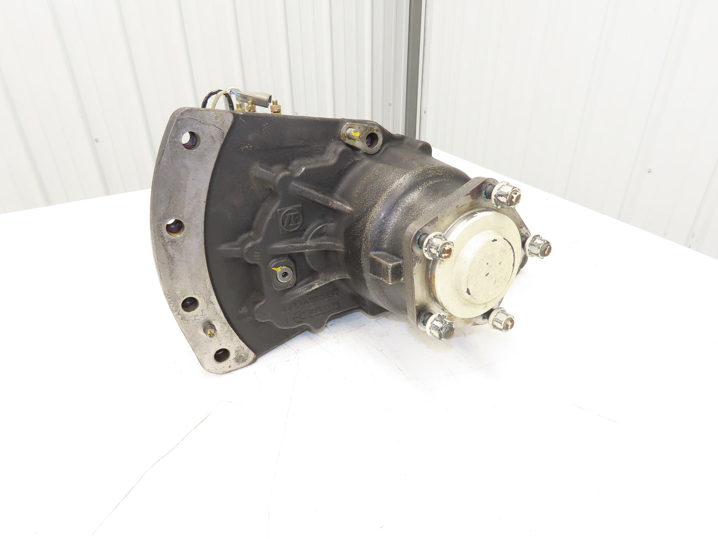Yale 8818770 Forklift Front Right Drive Axle & Motor 5-Lug Off ERP035VTN36TE084