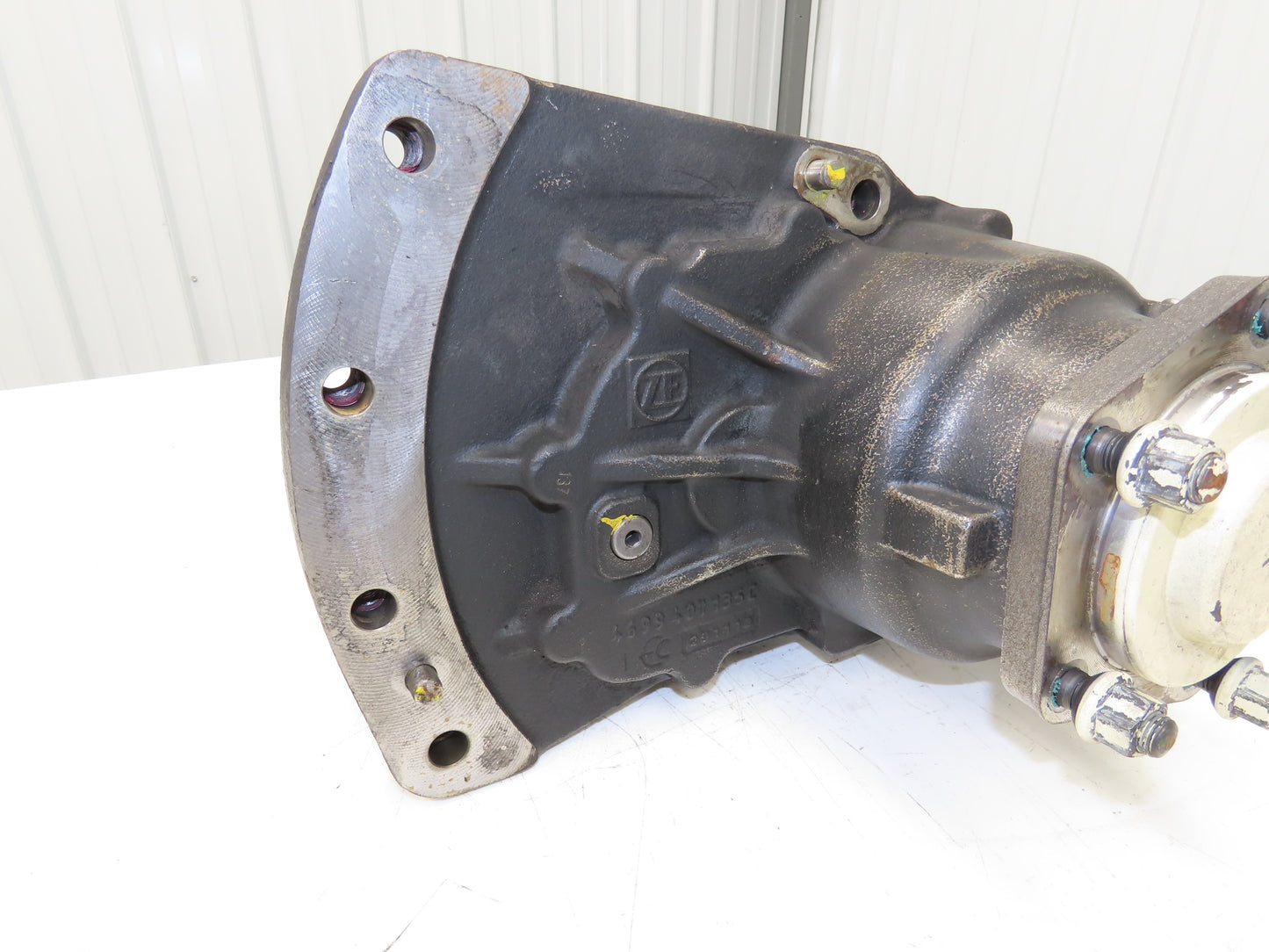 Yale 8818770 Forklift Front Right Drive Axle & Motor 5-Lug Off ERP035VTN36TE084