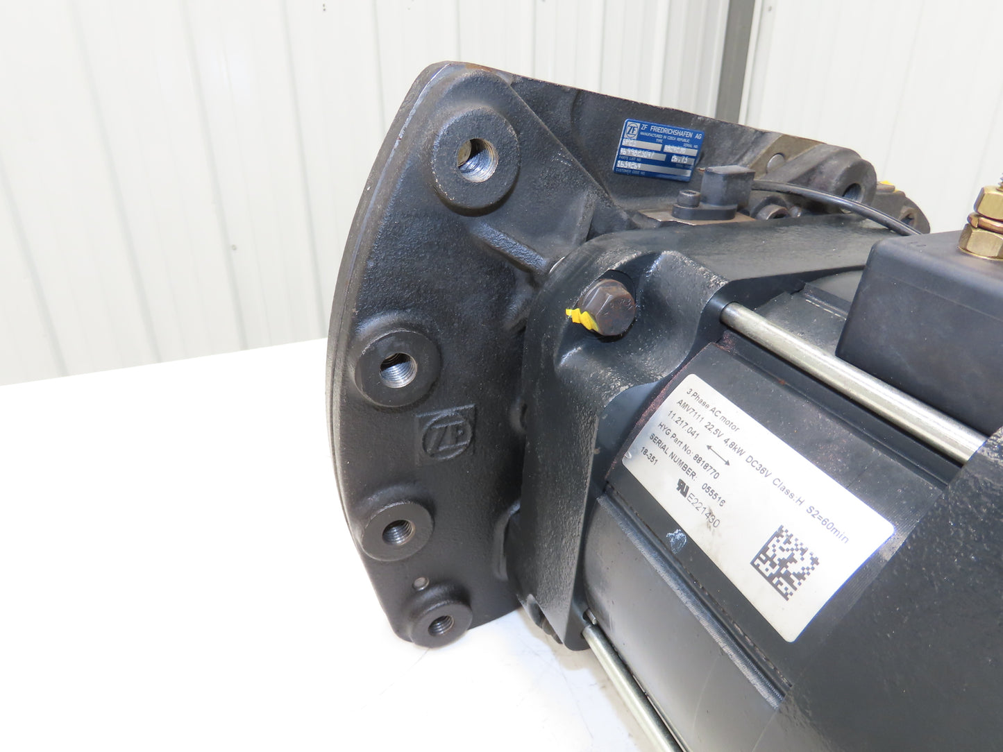 Yale 8818770 Forklift Front Left Drive Axle & Motor 5-Lug Off ERP035VTN36TE084