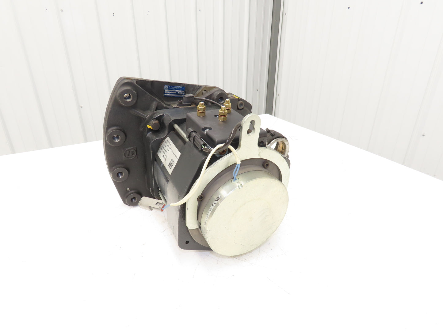 Yale 8818770 Forklift Front Left Drive Axle & Motor 5-Lug Off ERP035VTN36TE084