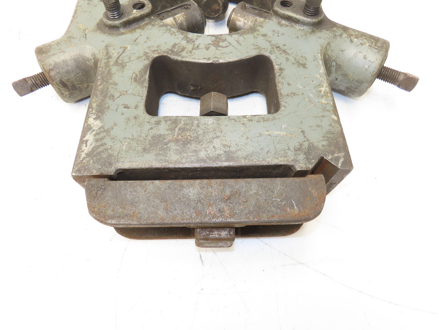 Clausing Colchester 01824800 Lathe Steady Rest 18" Swing 1"-6" Clamp Dia 3-Point