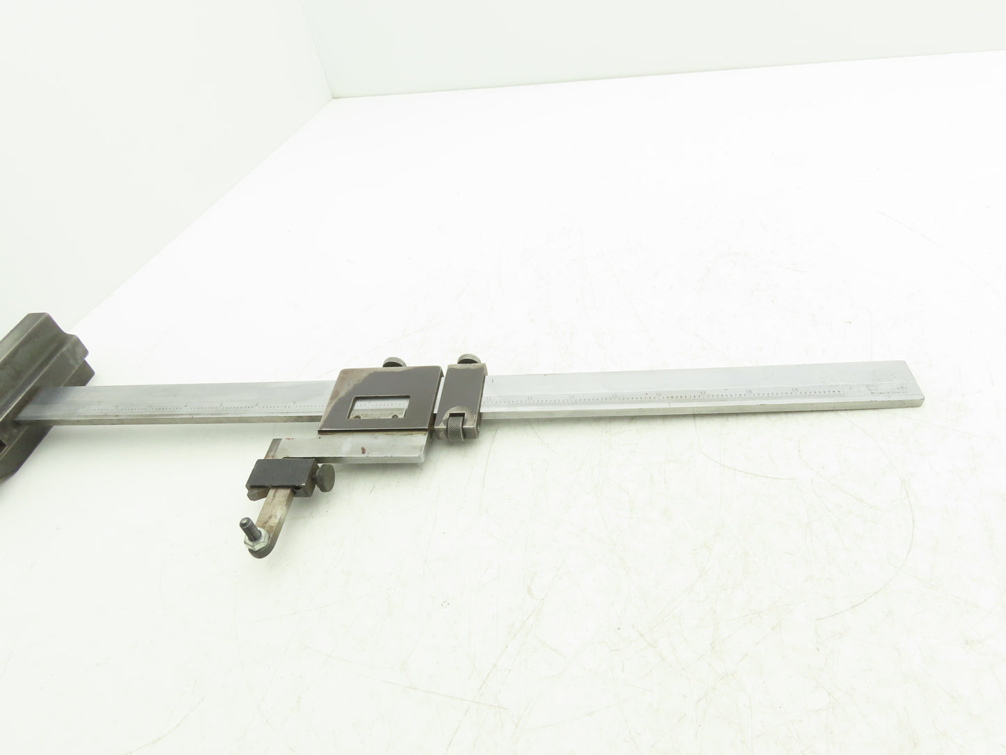 Brown & Sharpe 586 Vernier Height Gage 0-20" Range Stainless w/Indicator mount