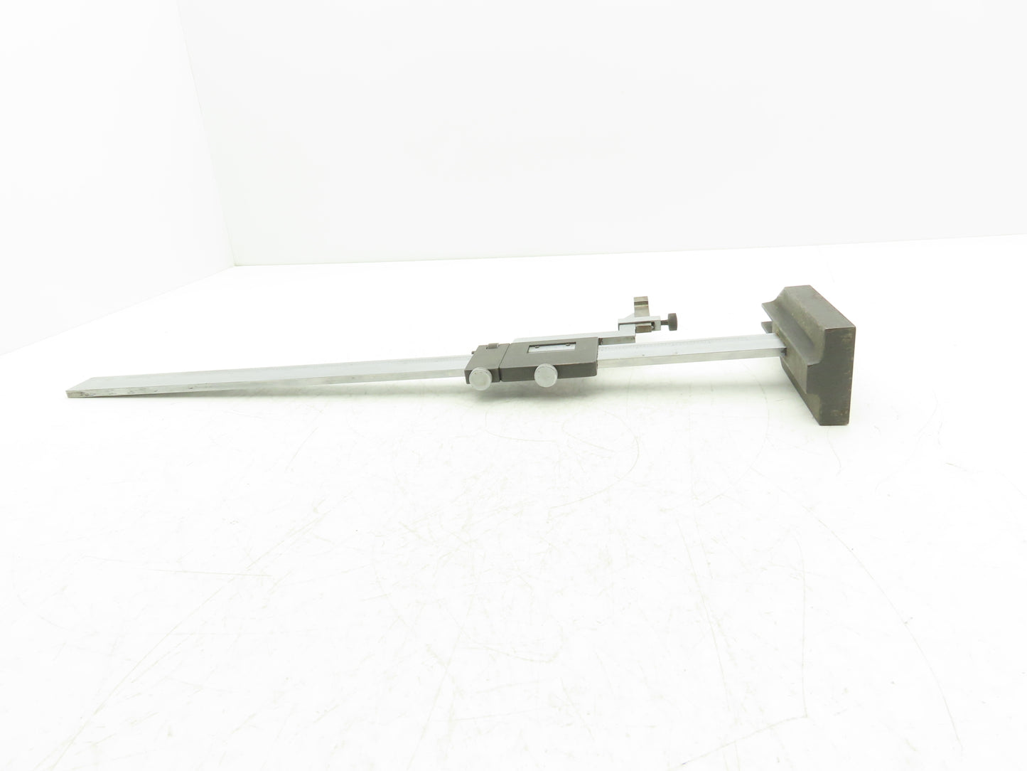 Brown & Sharpe 586 Vernier Height Gage 0-20" Range Stainless