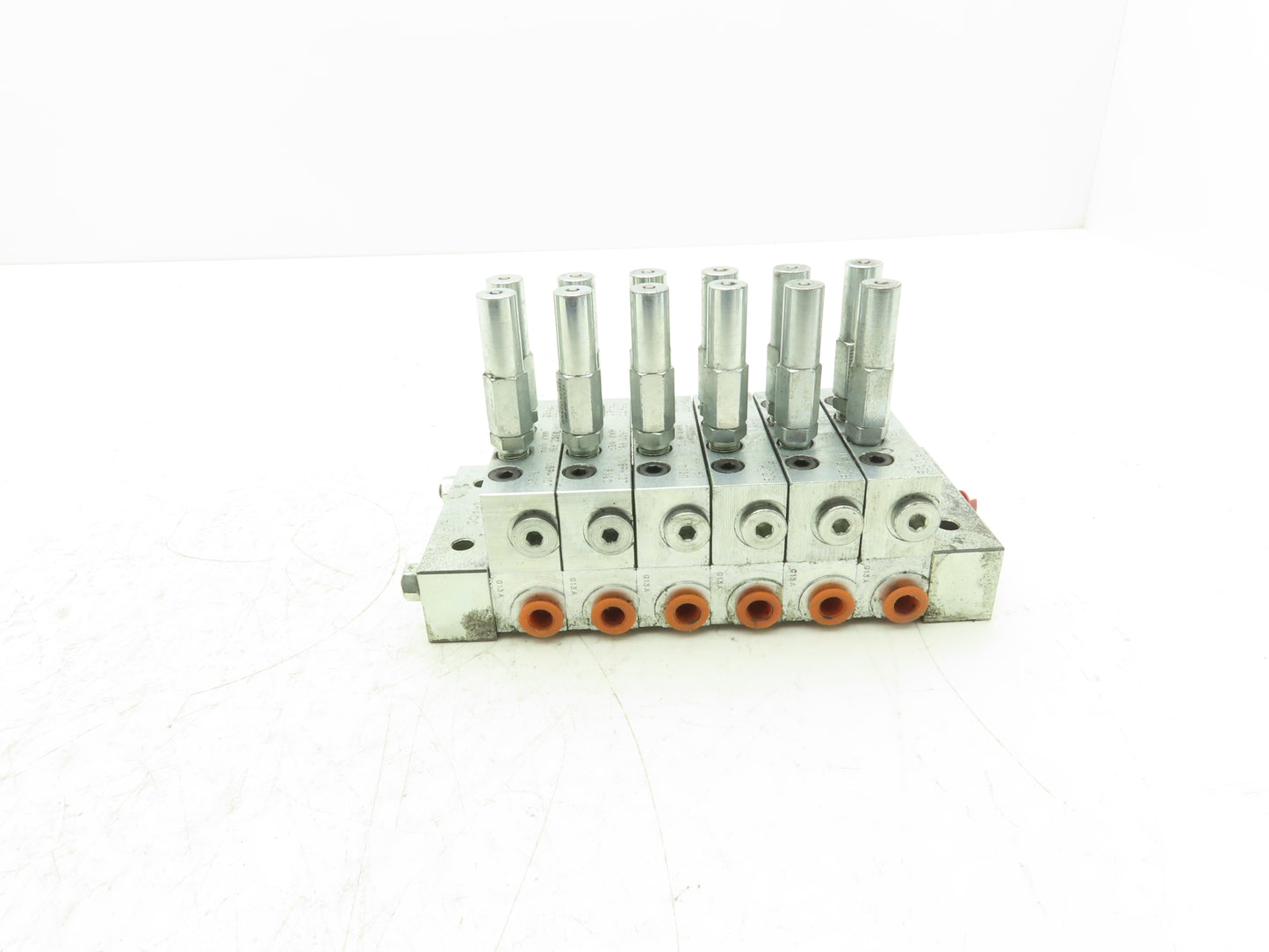 Graco 24G488 6 Section Modular NPSF Base Plate & Trabon MSP Divider Valves