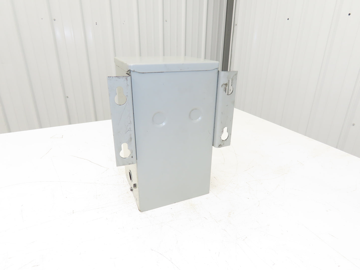 Sola Hevi-Duty HS5F3AS Transformer 3kva 1PH 240/480HV 120/240LV Type 3R