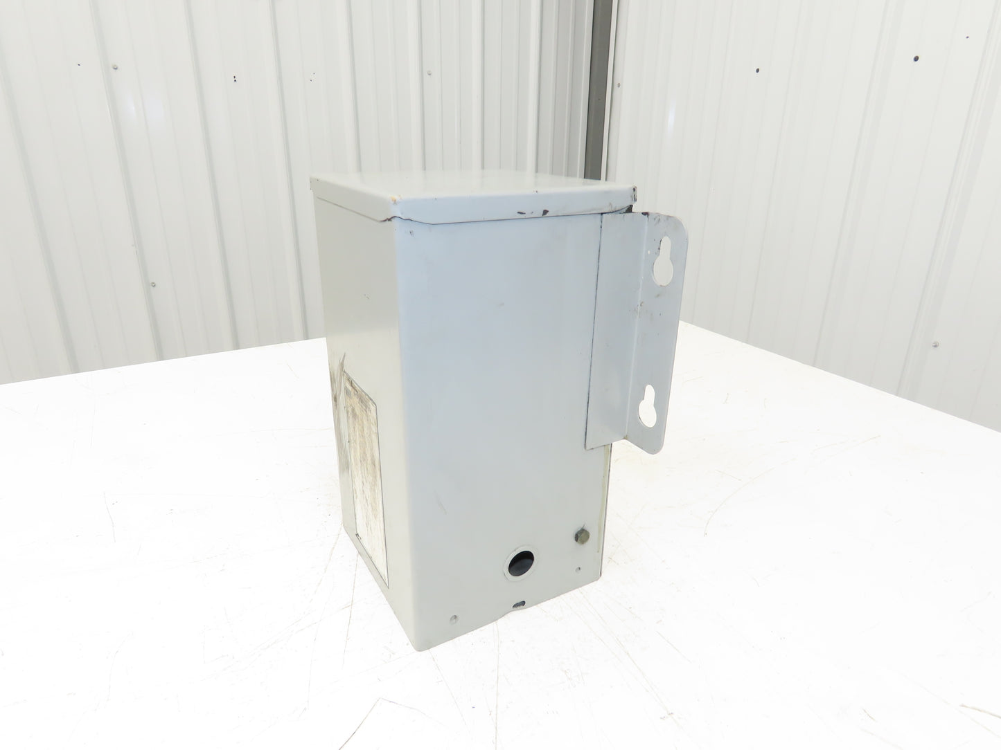 Sola Hevi-Duty HS5F3AS Transformer 3kva 1PH 240/480HV 120/240LV Type 3R