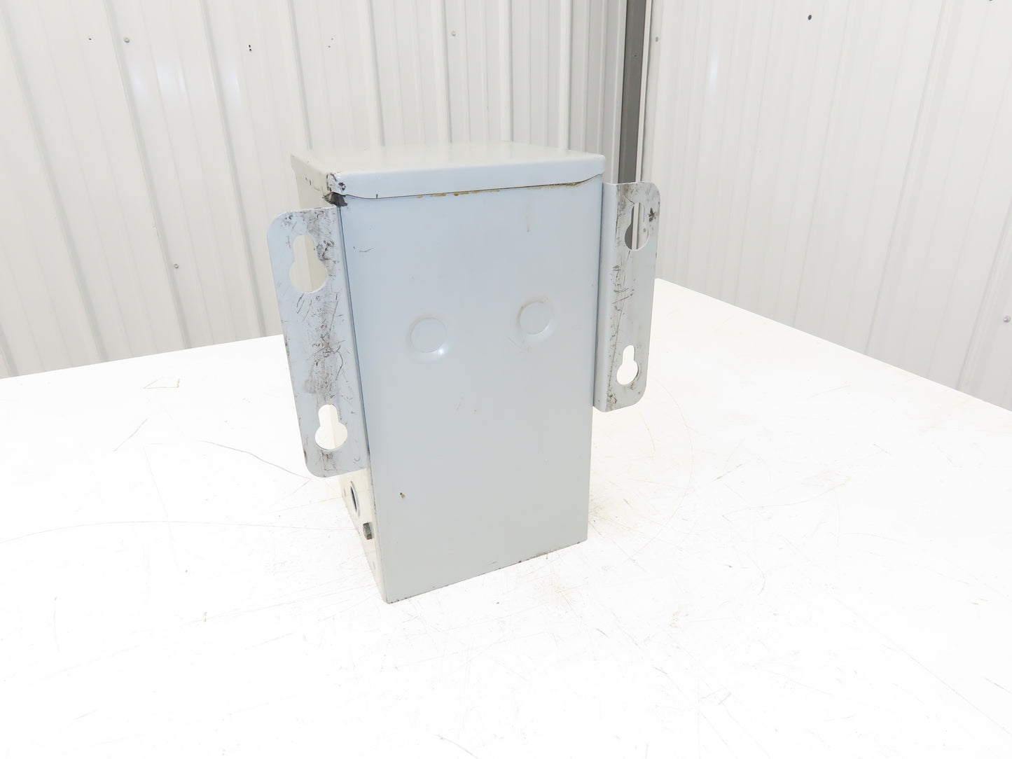 Sola Hevi-Duty HS5F3AS Transformer 3kva 1PH 240/480HV 120/240LV Type 3R