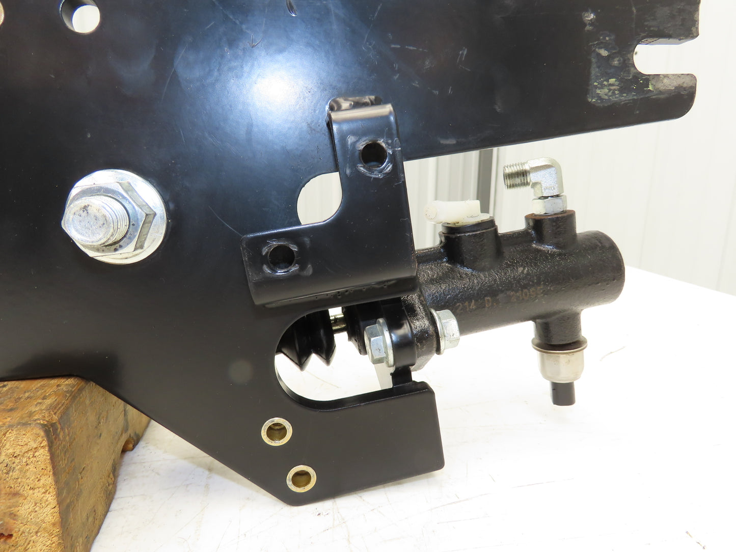 Hyster E80XN Forklift Brake Pedal & Master Cylinder & Bracket Assembly