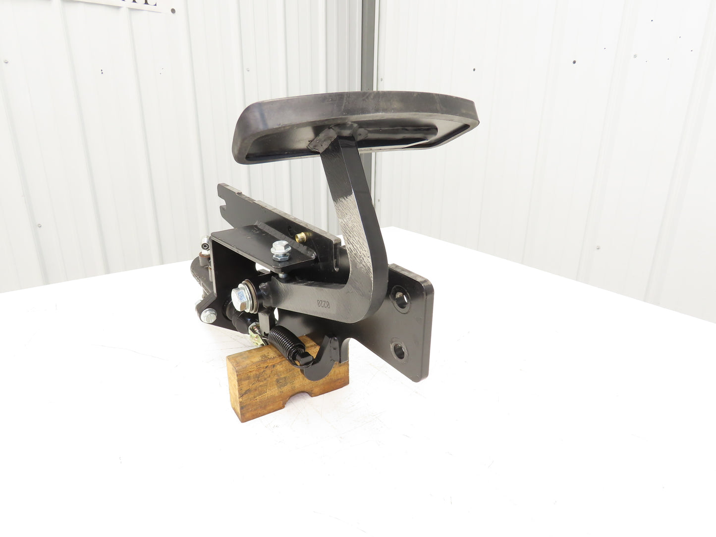 Hyster E80XN Forklift Brake Pedal & Master Cylinder & Bracket Assembly