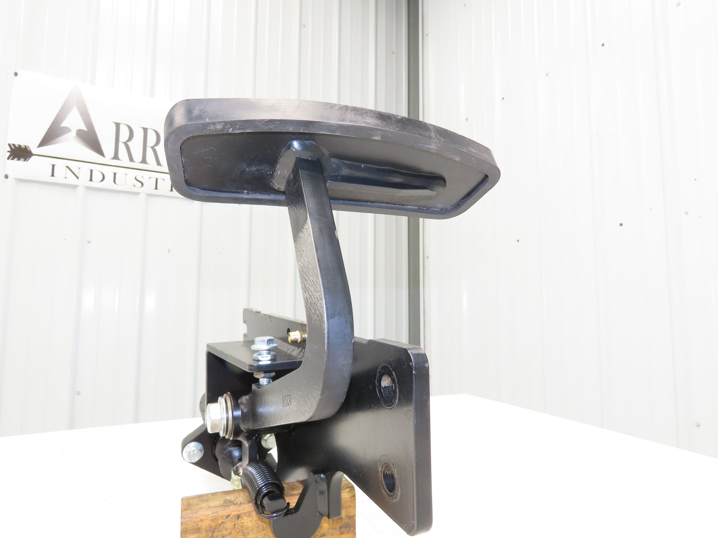 Hyster E80XN Forklift Brake Pedal & Master Cylinder & Bracket Assembly