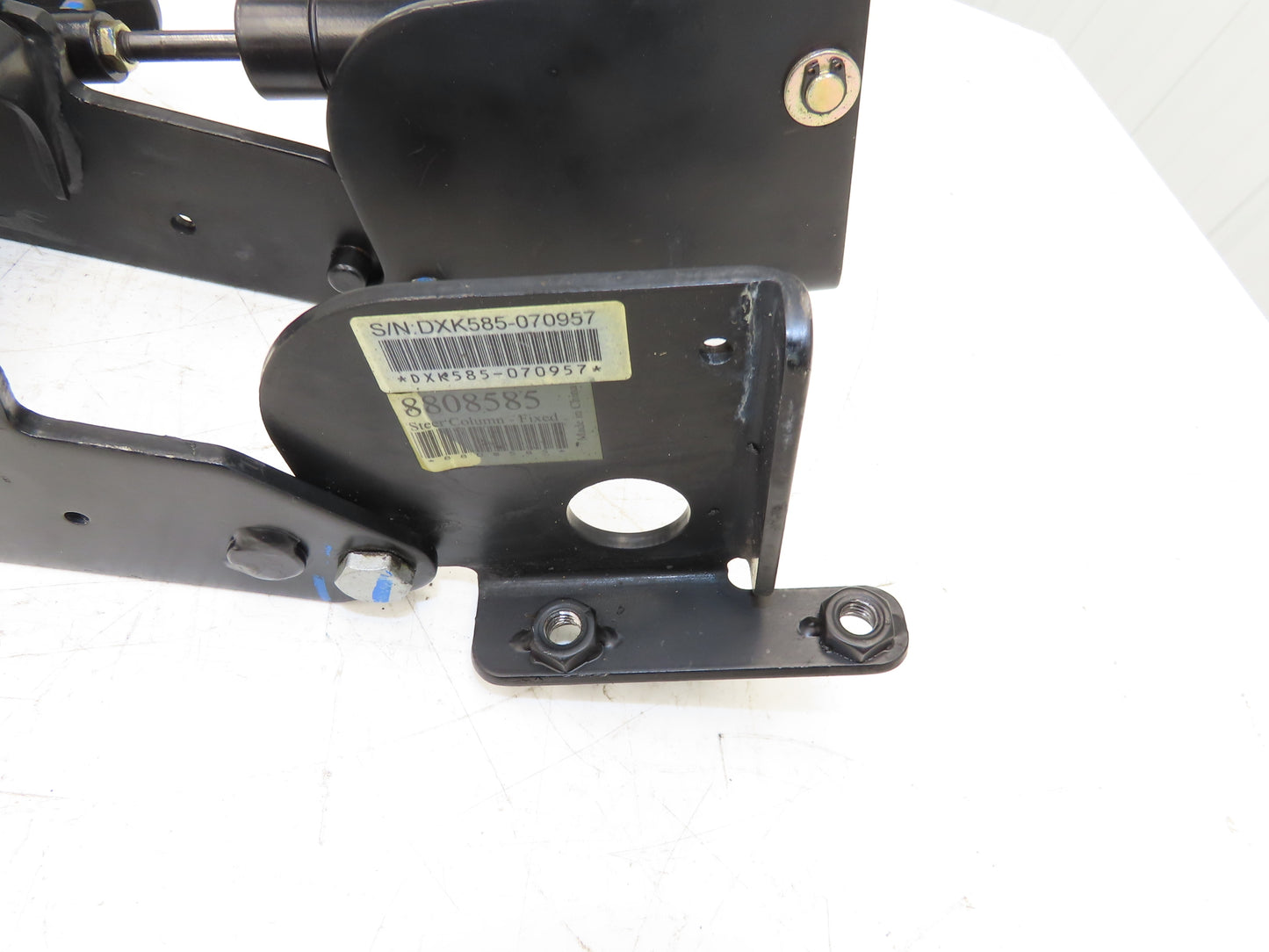 Hyster 8808585 Forklift Steering Column Tilt Bracket Assembly Removed From E80XN